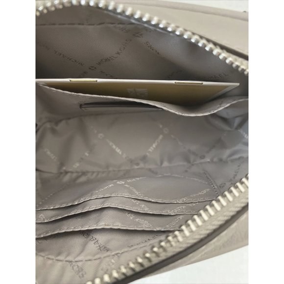 New Michael Kors Rose Belt Bag Quilted Vegan Leather Pearl Grey - Picture 4 of 5